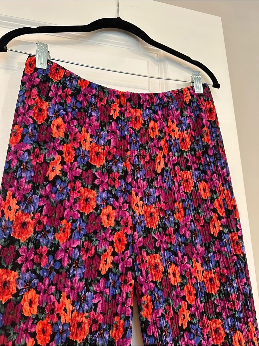 Wild Fable Medium Floral Multicolor Pleated Stretchy Hi Rise Flare Bell Bottoms